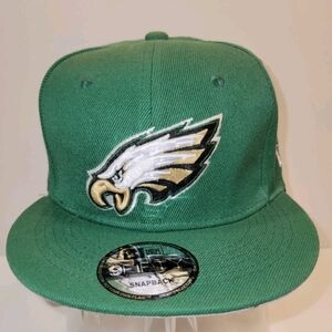 Philadelphia Eagles New Era Green Snapback Hat.